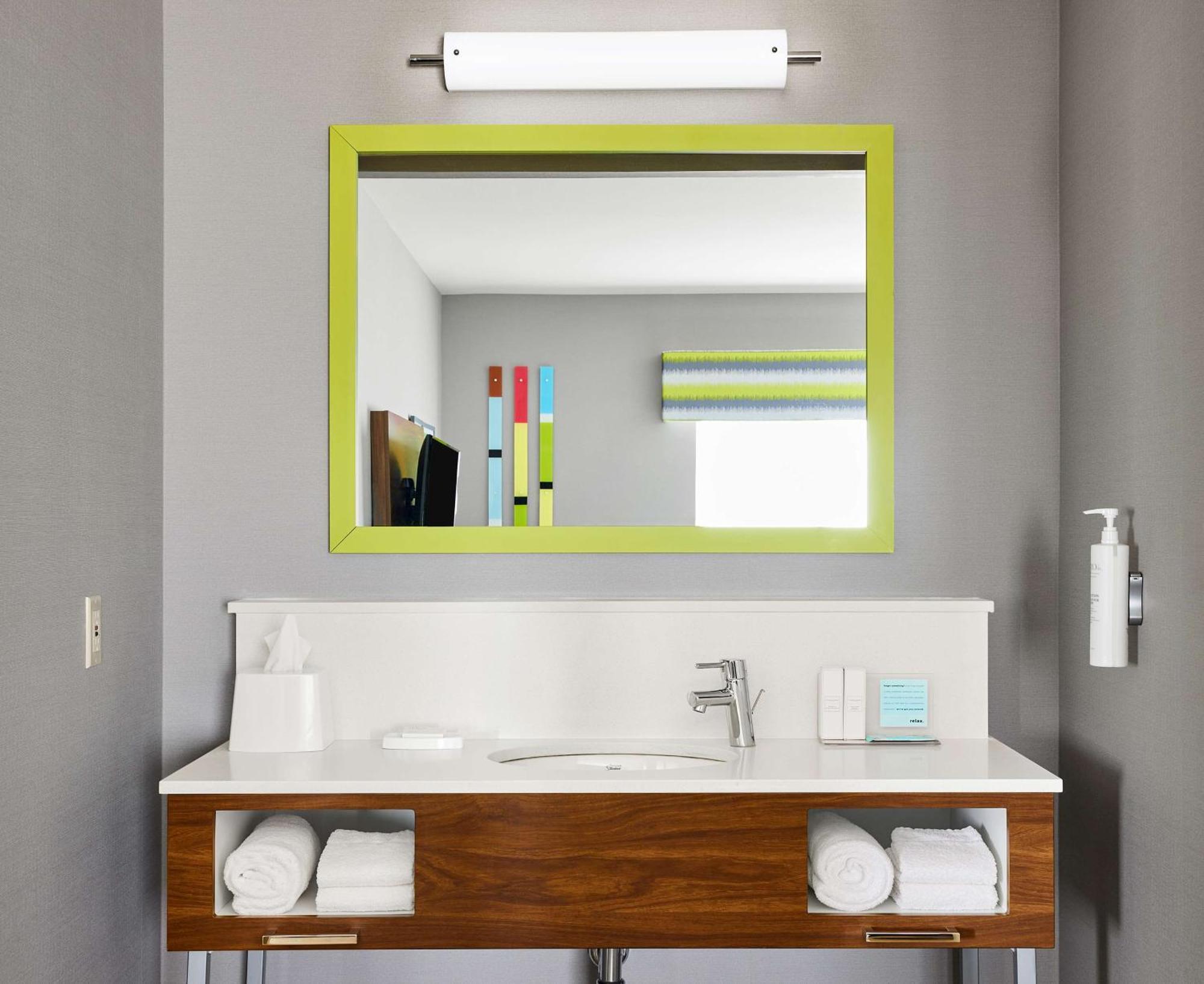 Hampton Inn & Suites Ridgecrest Bagian luar foto