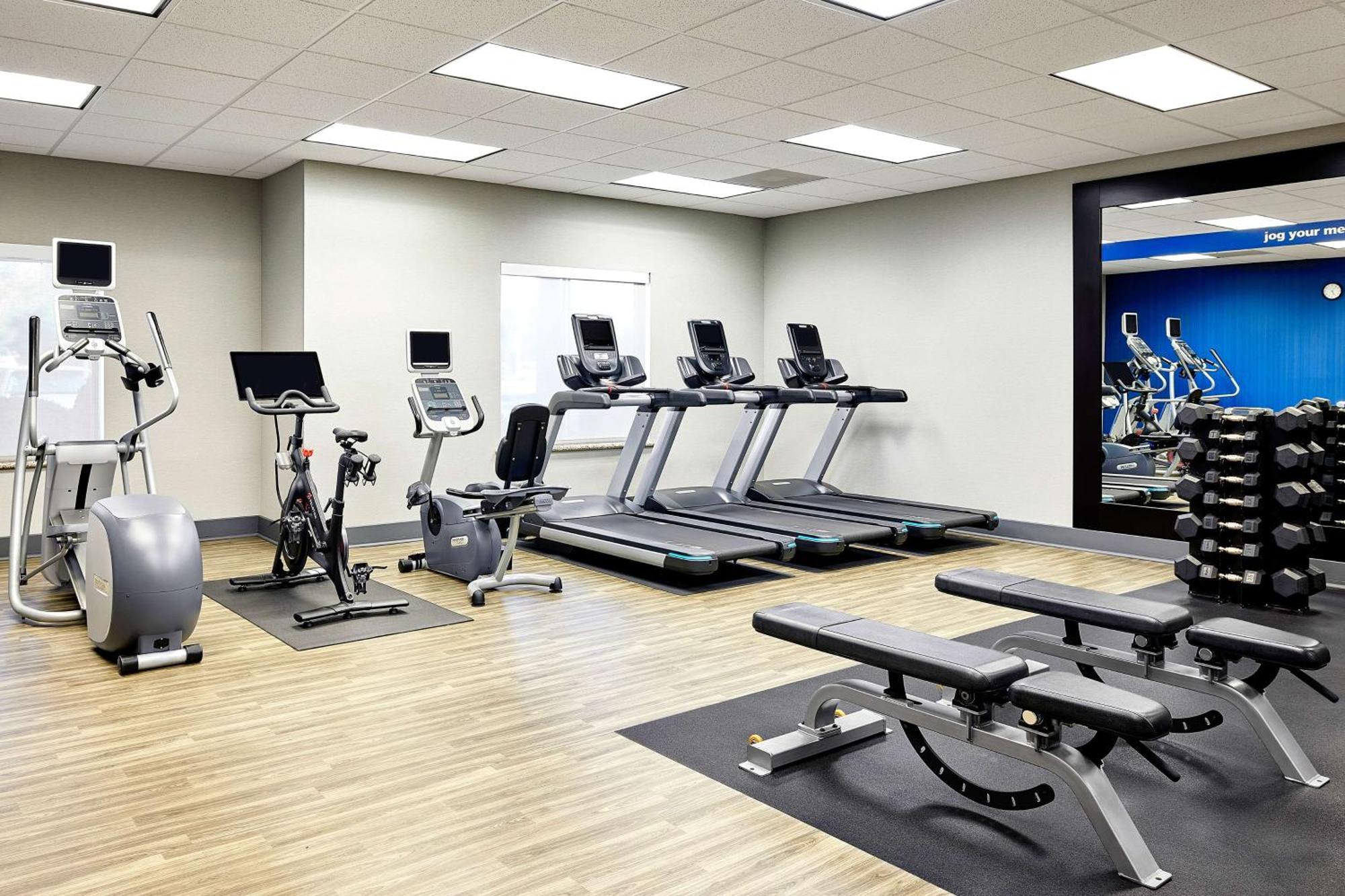 Hampton Inn & Suites Ridgecrest Bagian luar foto