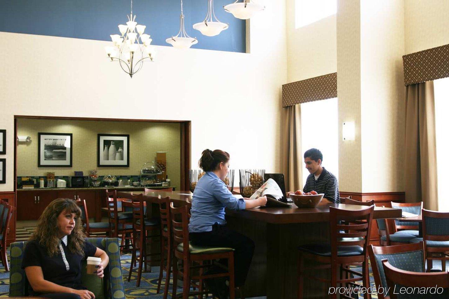 Hampton Inn & Suites Ridgecrest Restoran foto