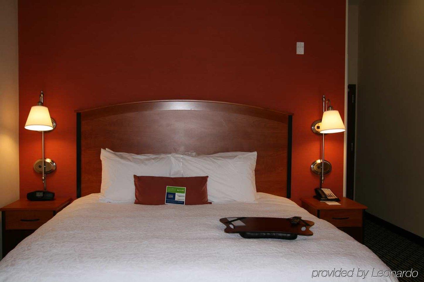 Hampton Inn & Suites Ridgecrest Ruang foto
