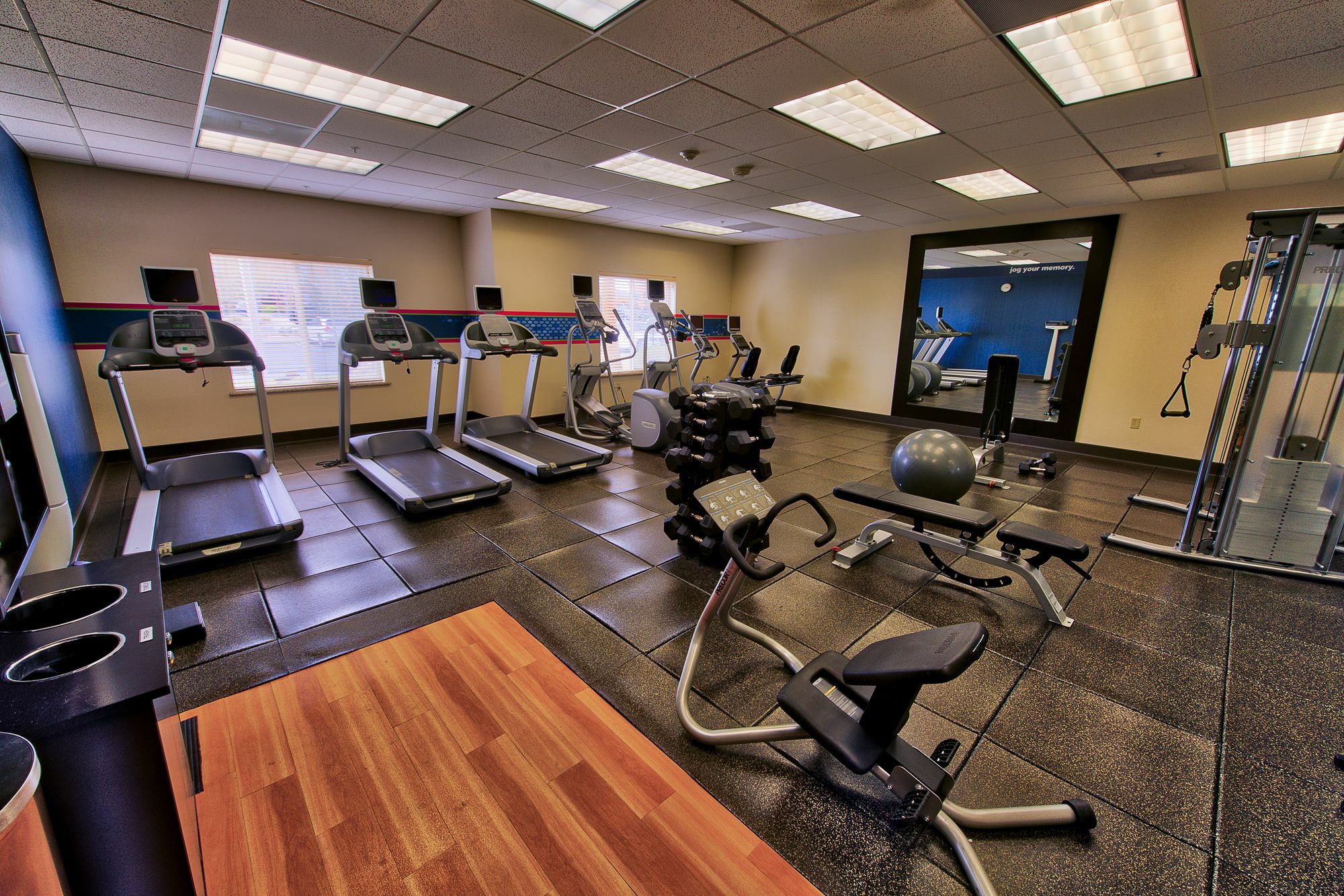 Hampton Inn & Suites Ridgecrest Bagian luar foto